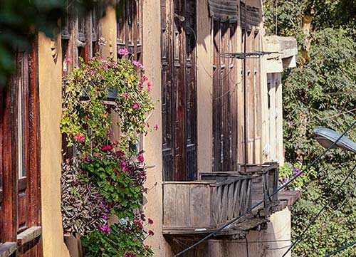 saapra-نادرکاوه