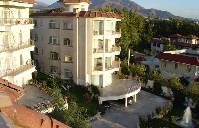 saapra-نادرکاوه