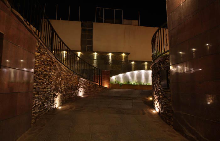 saapra-نادرکاوه